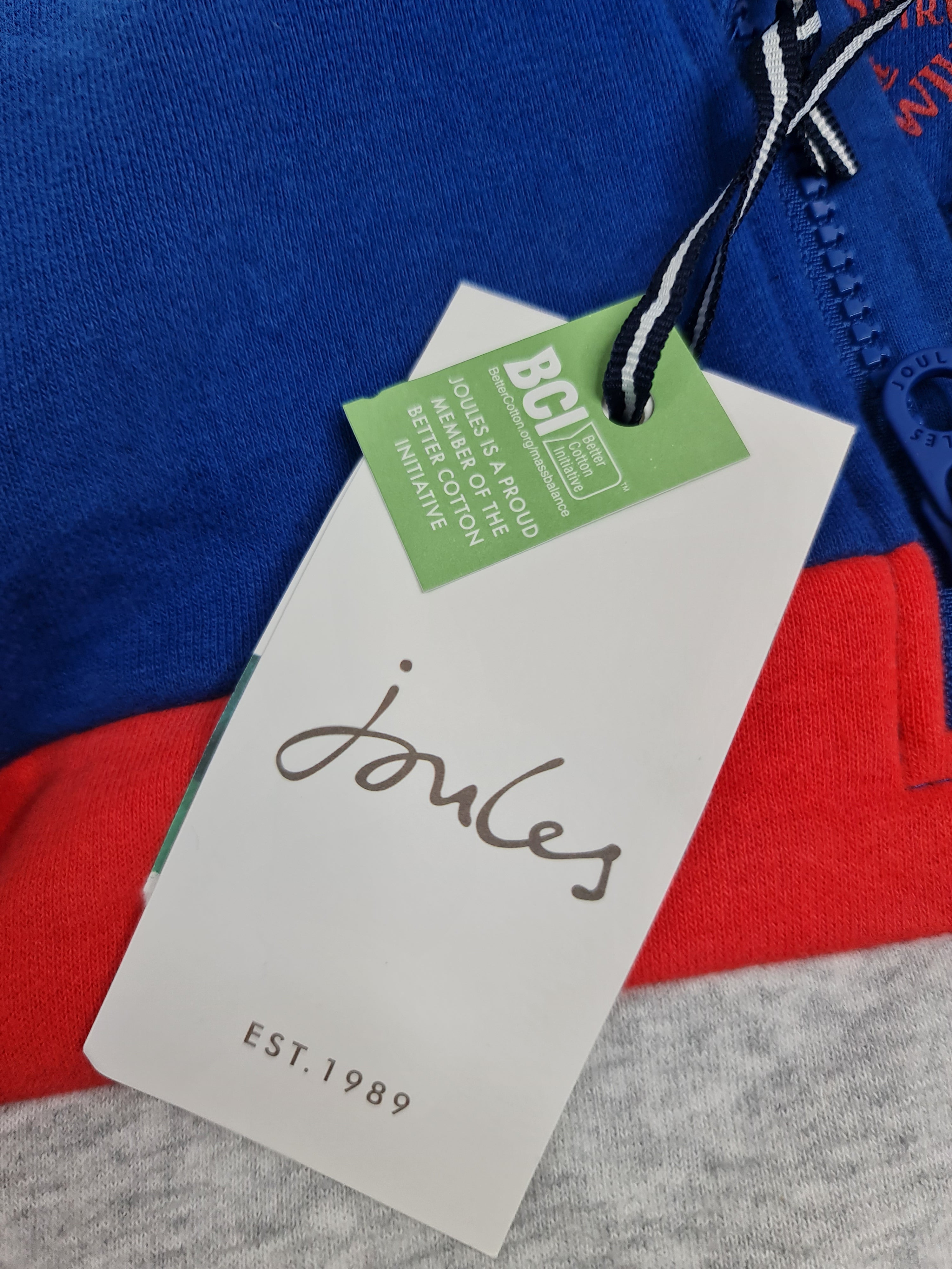 Suéter de niño marca Joules Outlet, talla 1 año en adelante.