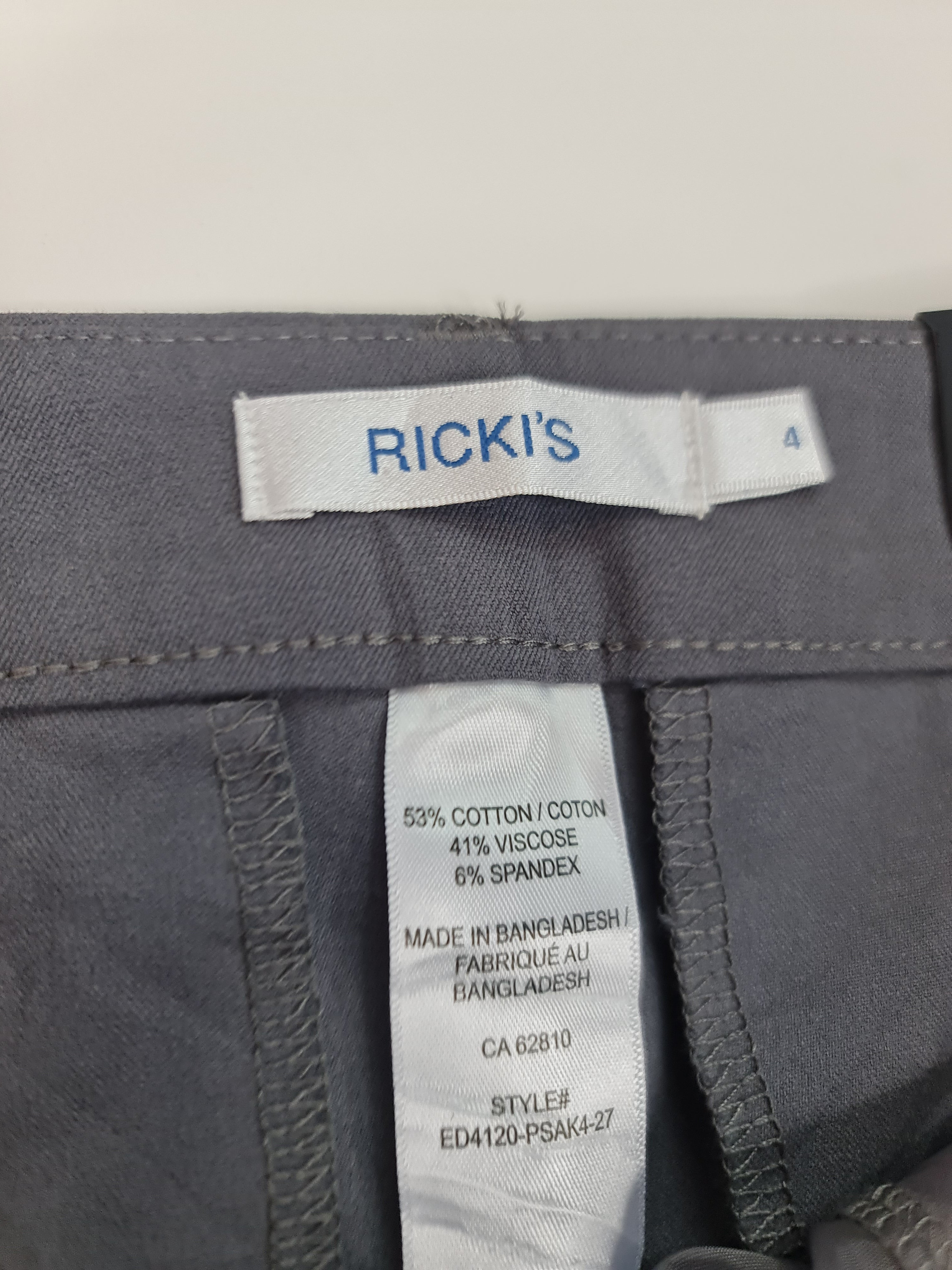 Pantalon de mujer marca Ricki - (Talla: 4R) Gris