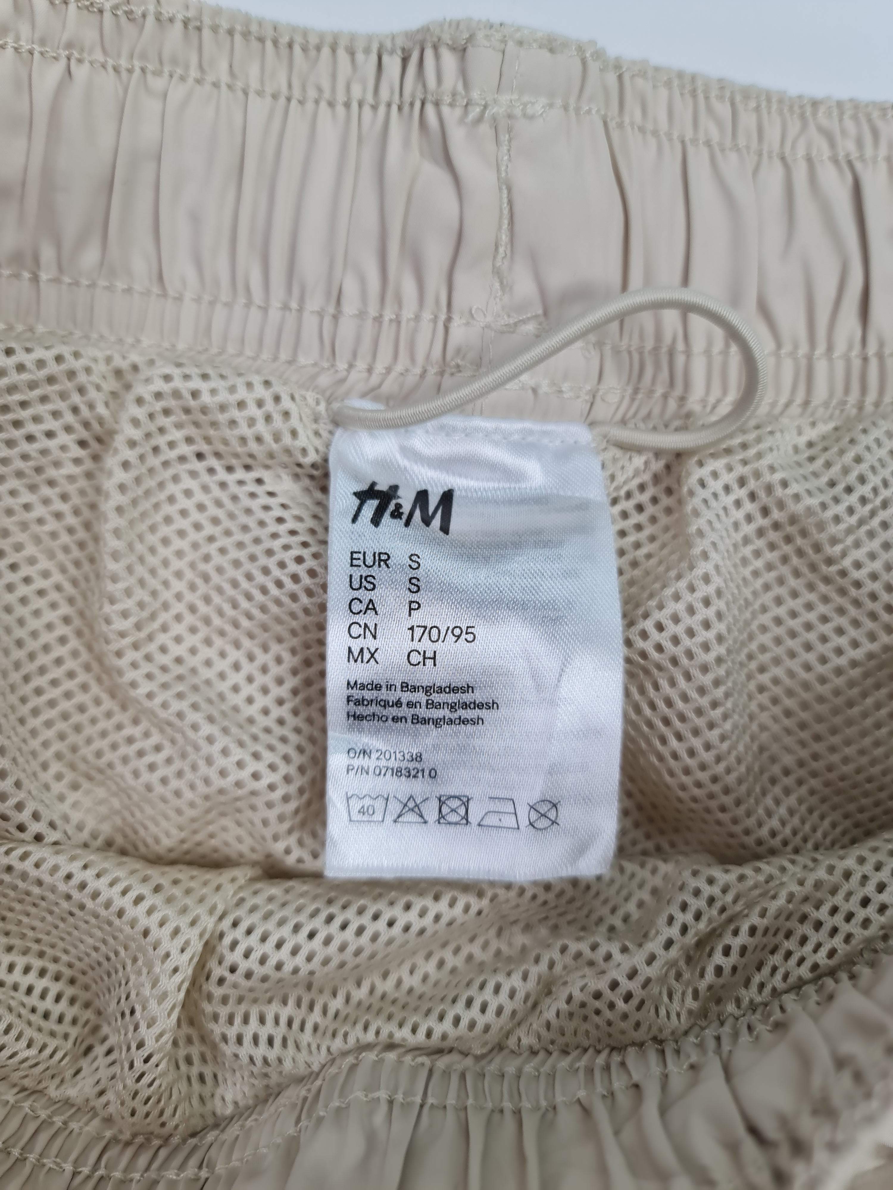 Short deportivo  Marca H&M - (Talla: S/P)